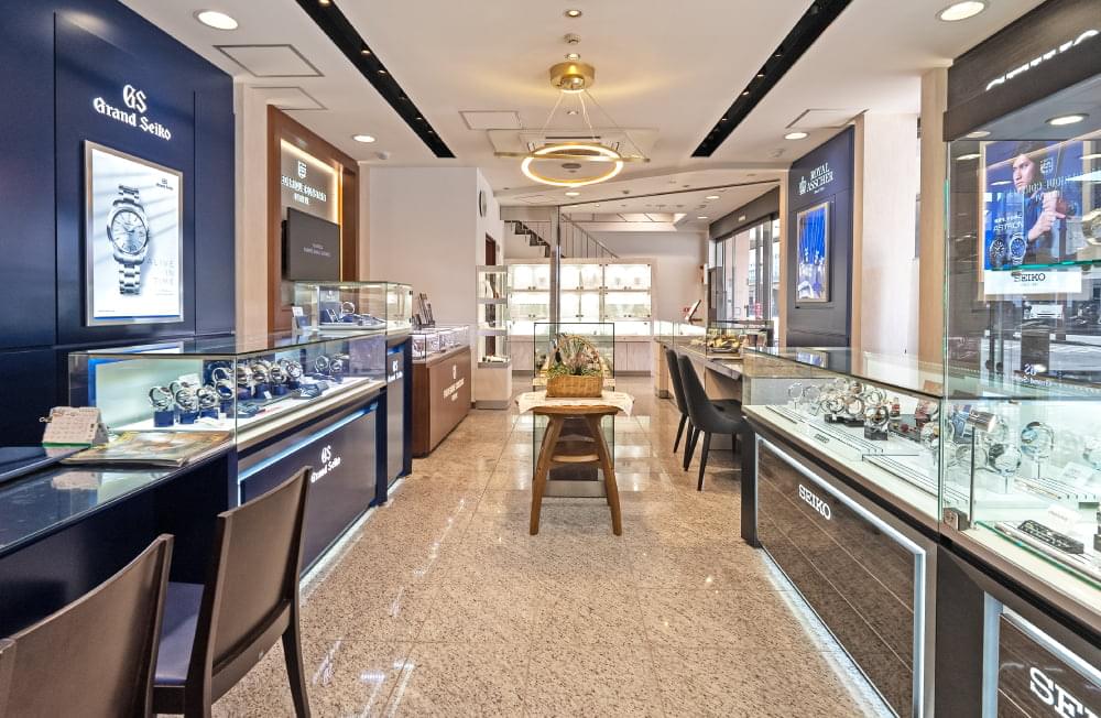 サトウ時計店1F店舗北側