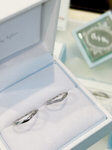 Only you　V字デザインマリッジリング